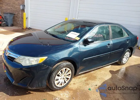 2014 Toyota Camry Le z USA, uszkodzony, nr VIN 4T4BF1FK5ER396059